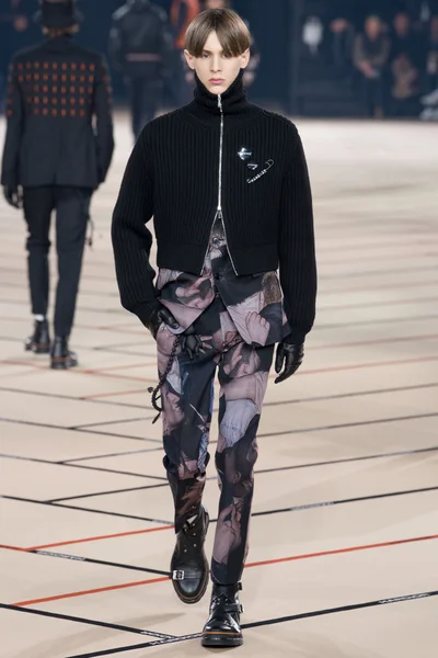 Look 44